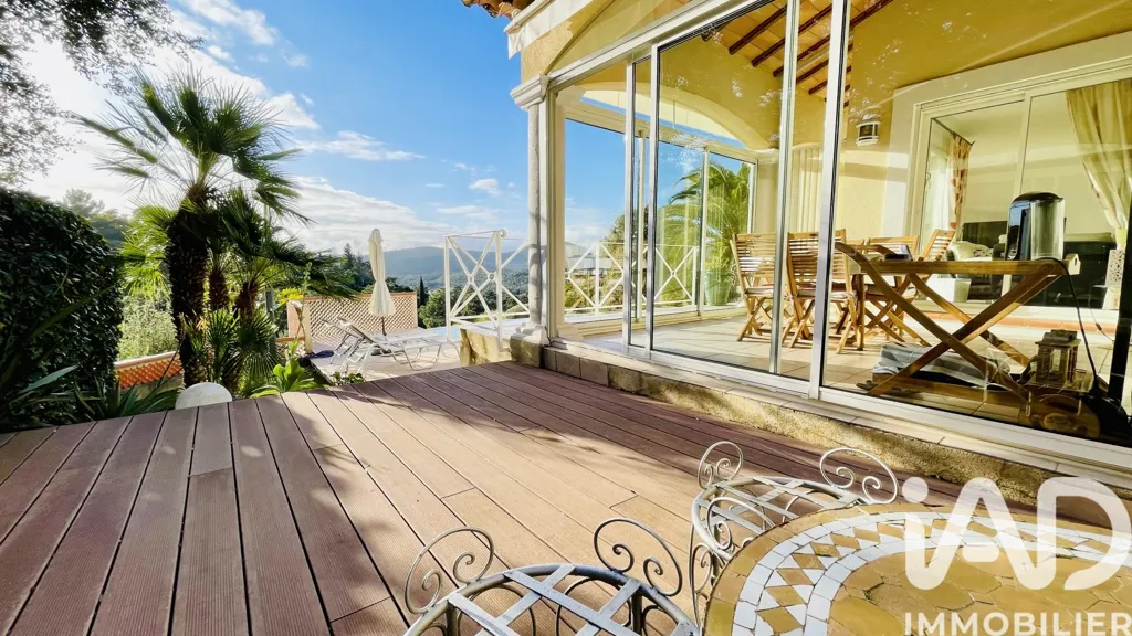 Terrazza - House with Pool in Valcros, La Londe