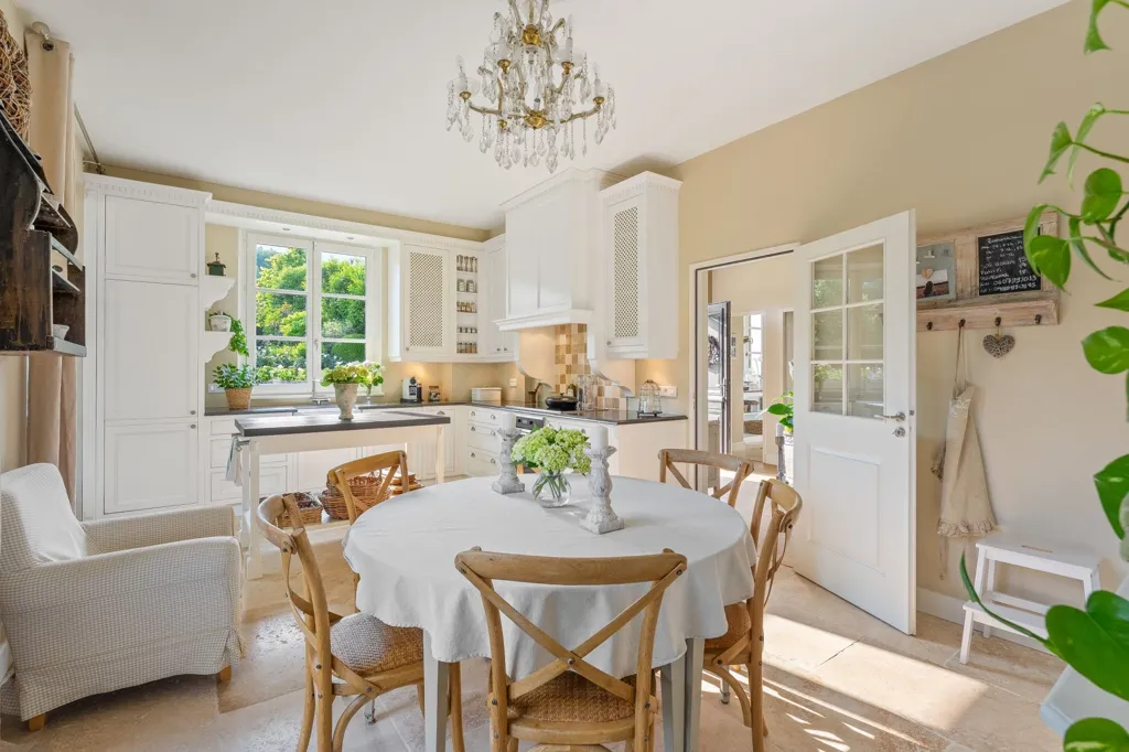 Dining Room - Luxury House with Mont Blanc View near Geneva