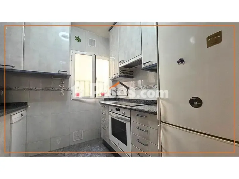 Cucina - Bright 3-Bedroom Flat with South View in Retiro
