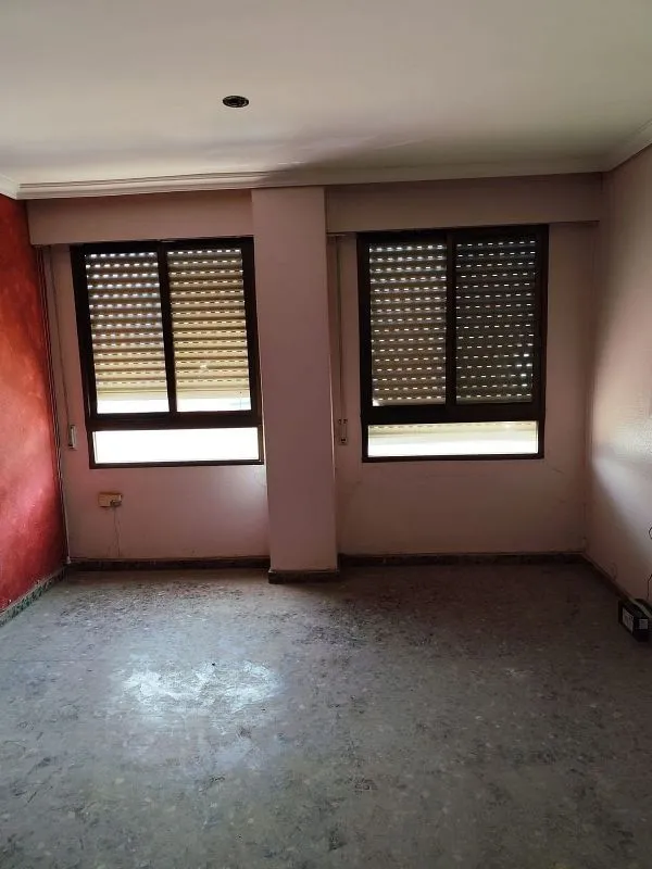 Pièces - Apartment with Large Windows in Nules