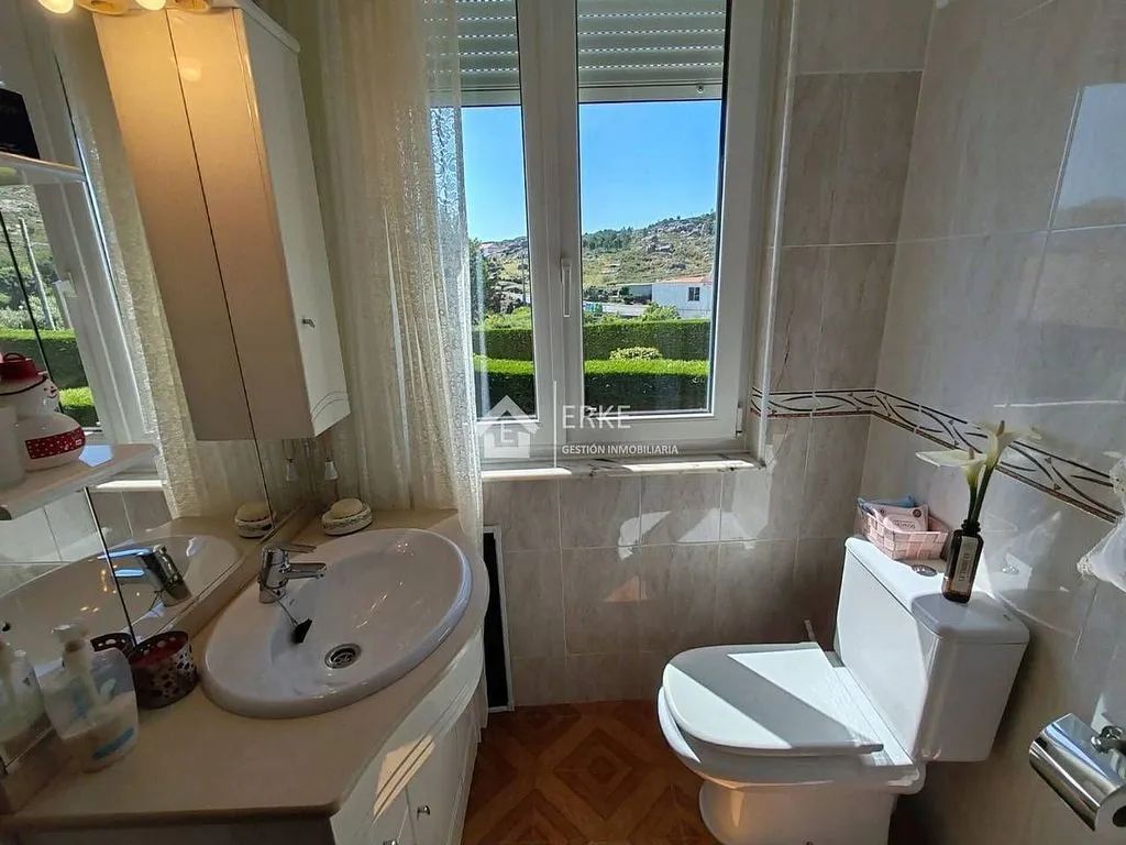 Baños - Apartment with Sea and Mountain Views in Carnota