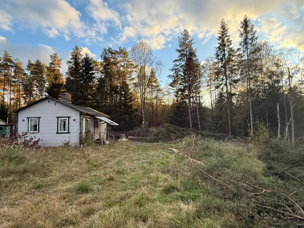 Välivaade - Spacious Plot with Lake Access in Lerum