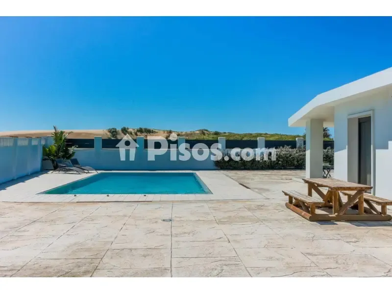 Bassein - Beachfront Chalet with Pool in Punta Umbría