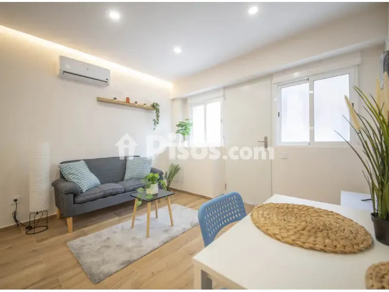 Elutuba - Studio Flat with Patio in Carrer de la Mare Eterna
