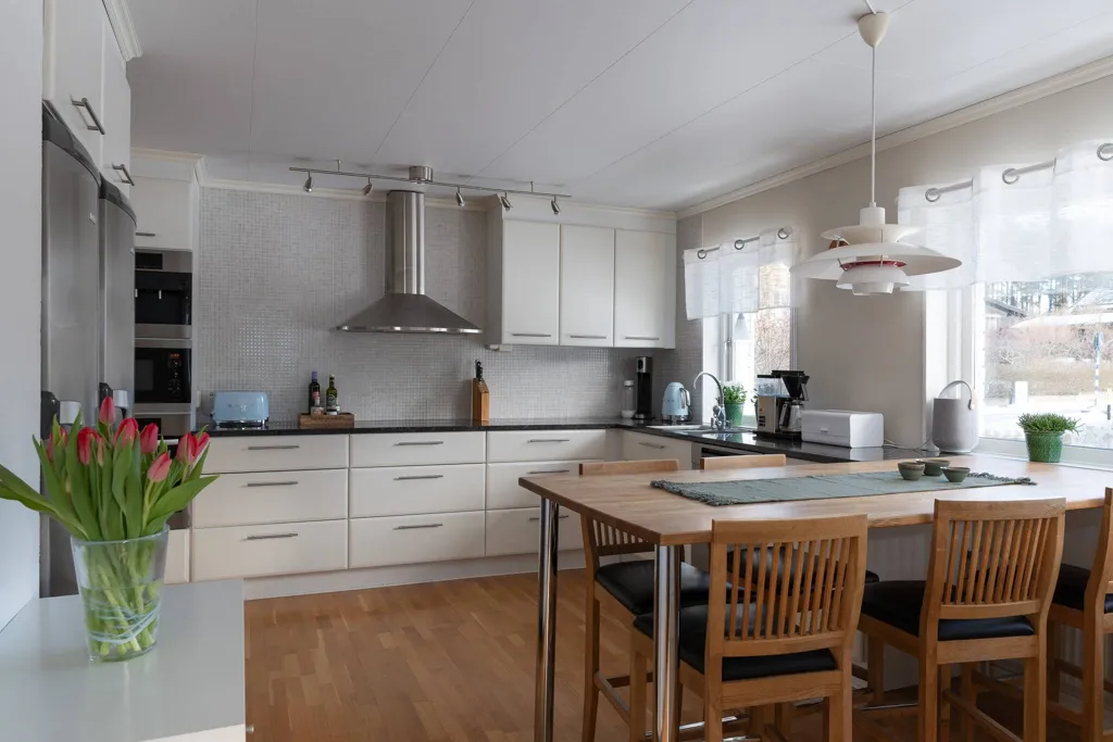 Cuisine - 1.5-Floor Villa with Garden in Västerås