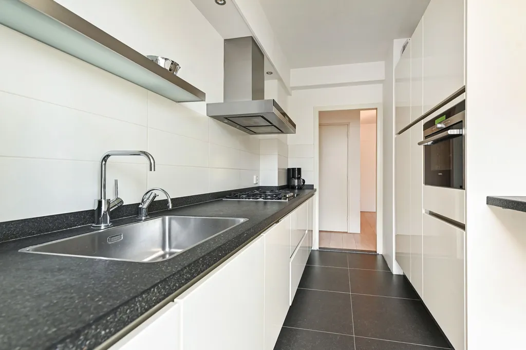 Köök - Corner Flat with Erker in Den Haag