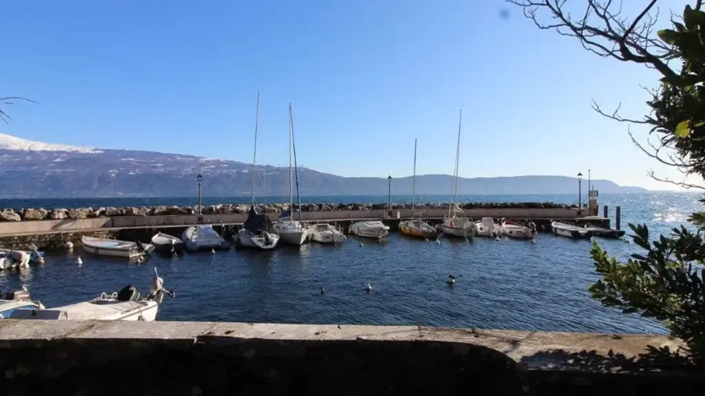 New Studio with Panoramic Loggia in Toscolano Maderno