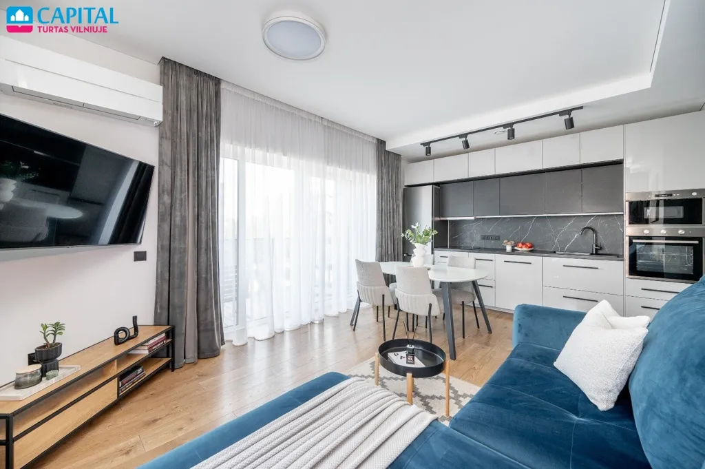 Elutuba - 3-Bedroom Apartment with Balcony in Santariškės