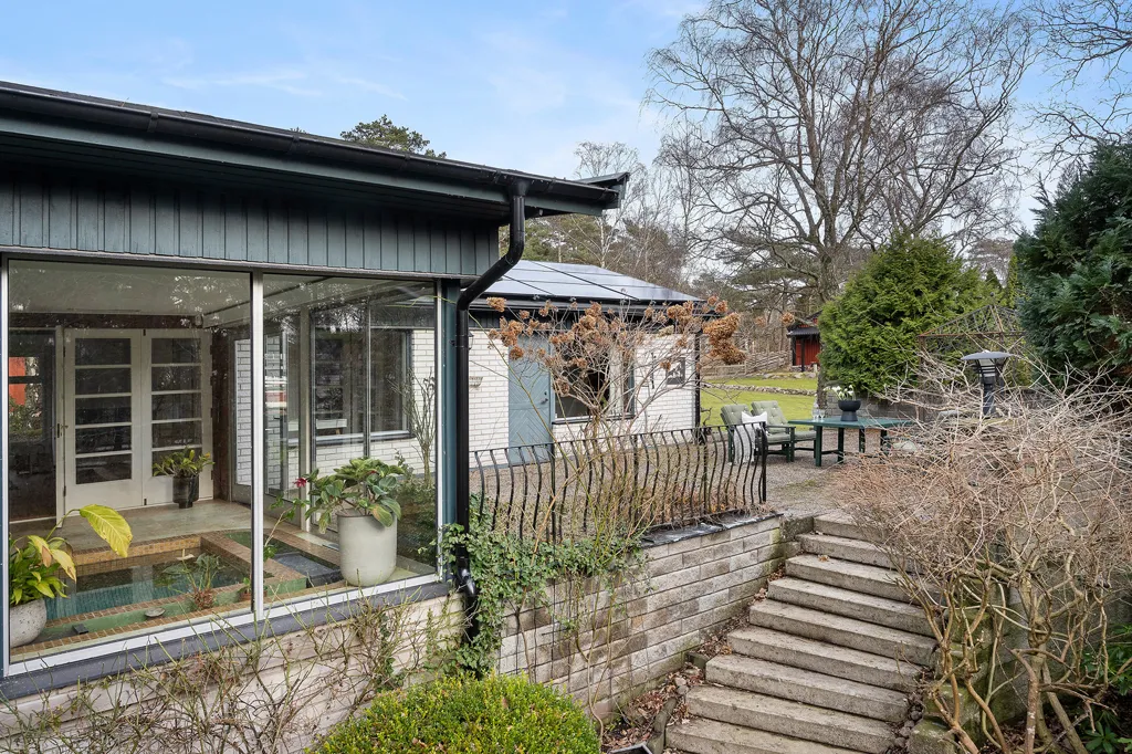 Aed - Spacious Villa with Pool in Frösakull