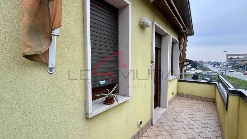 Balcon - Trilocale with Terrace in Nogara