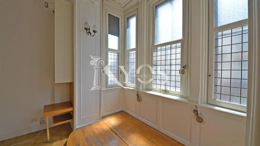 Toad - Historic Triplex with Balcony in Milan