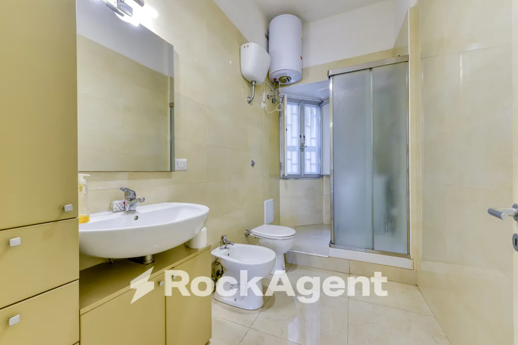 Vannitoad - Apartment with Terrace in Central Chiaia