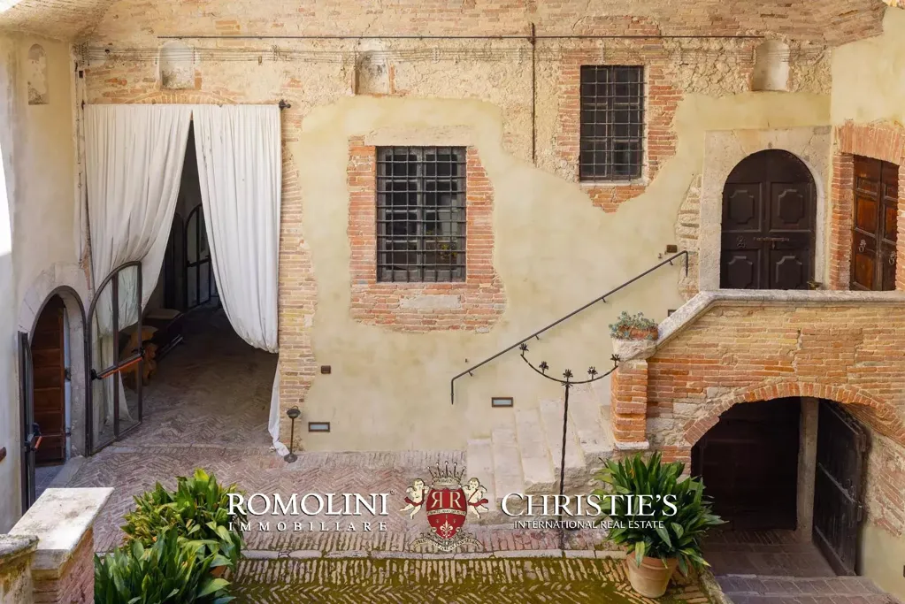 Aed - Historic Estate with Castle in Umbria