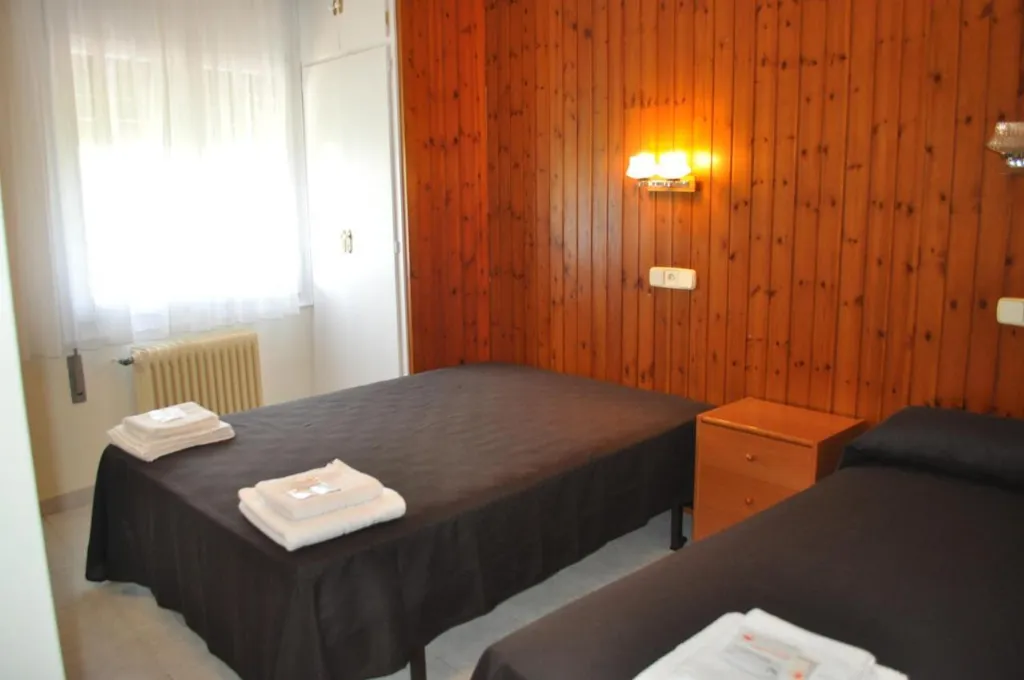 Camere da letto - Operational Hotel in Castelló d'Empúries