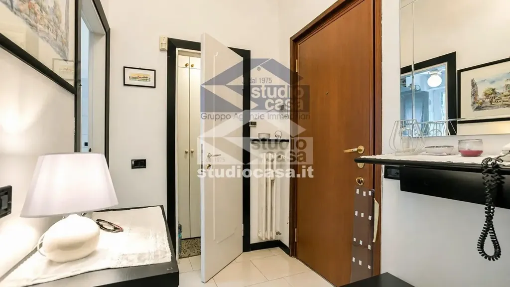 Salles de bain - Rearranged Apartment with Terrace in Milan
