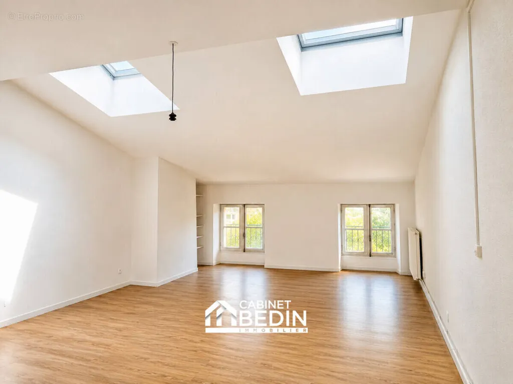 Pièces - Appartement Luminosité Sud dans le Centre Historique de Bordeaux