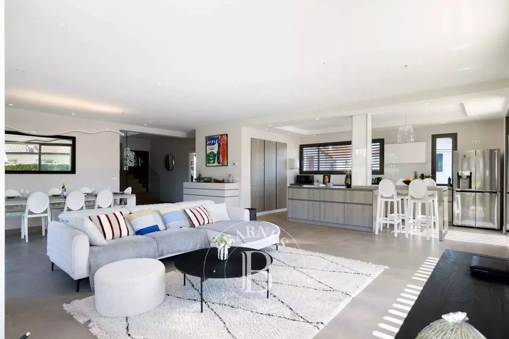 Séjour - Maison Luxueuse avec Piscine sur le Golf de Biarritz
