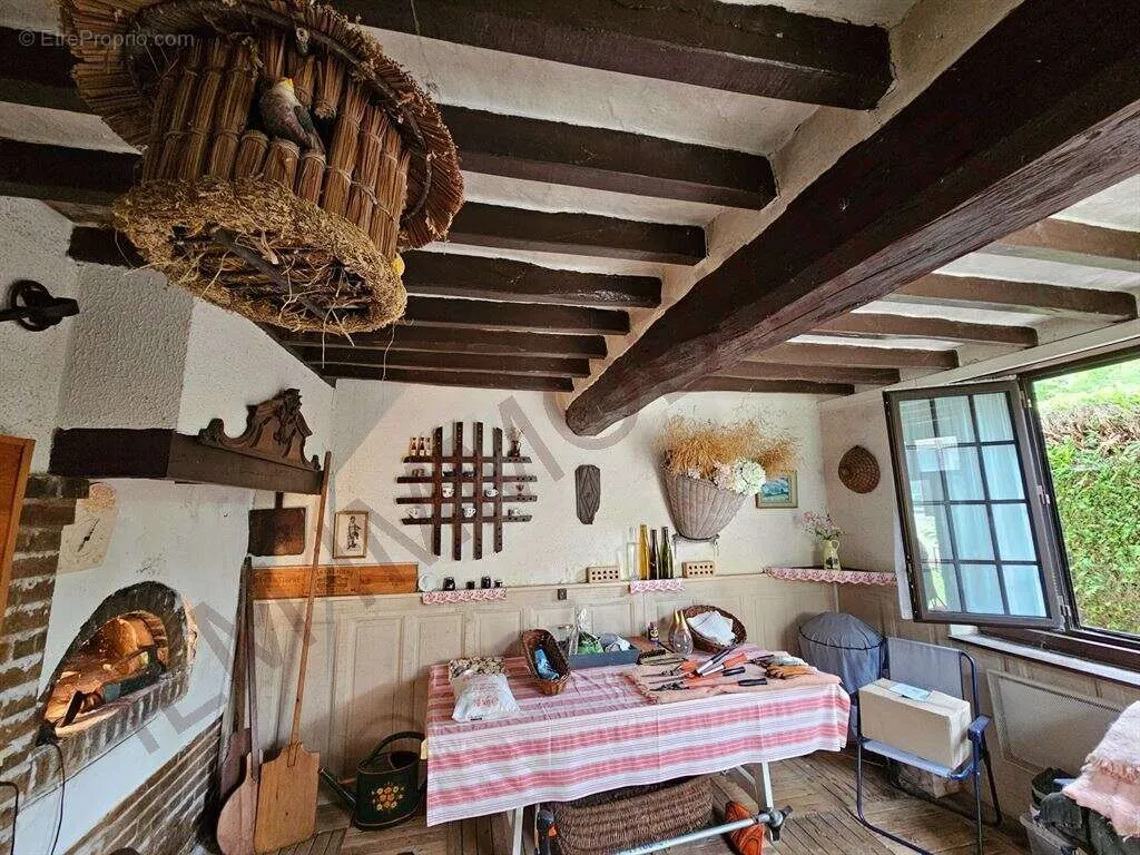 Salle à manger - Maison Ancienne Rénovée avec Terrasse dans l'Yonne