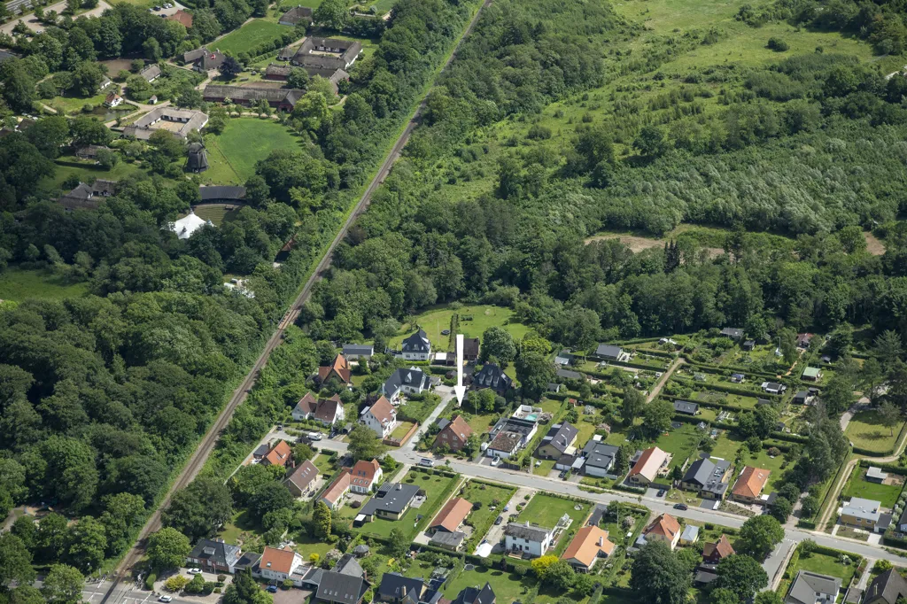 Classical Villa with Architect-Designed Garden in Odense