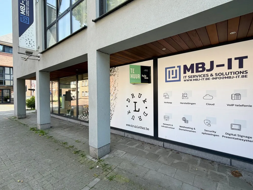 Välivaade - Commercial Unit with Large Windows in Belsele