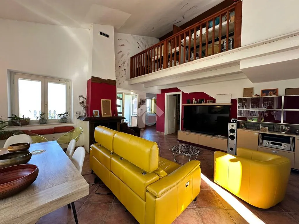 Elutuba - Bifamiliar Villa with Sea View in Crotone