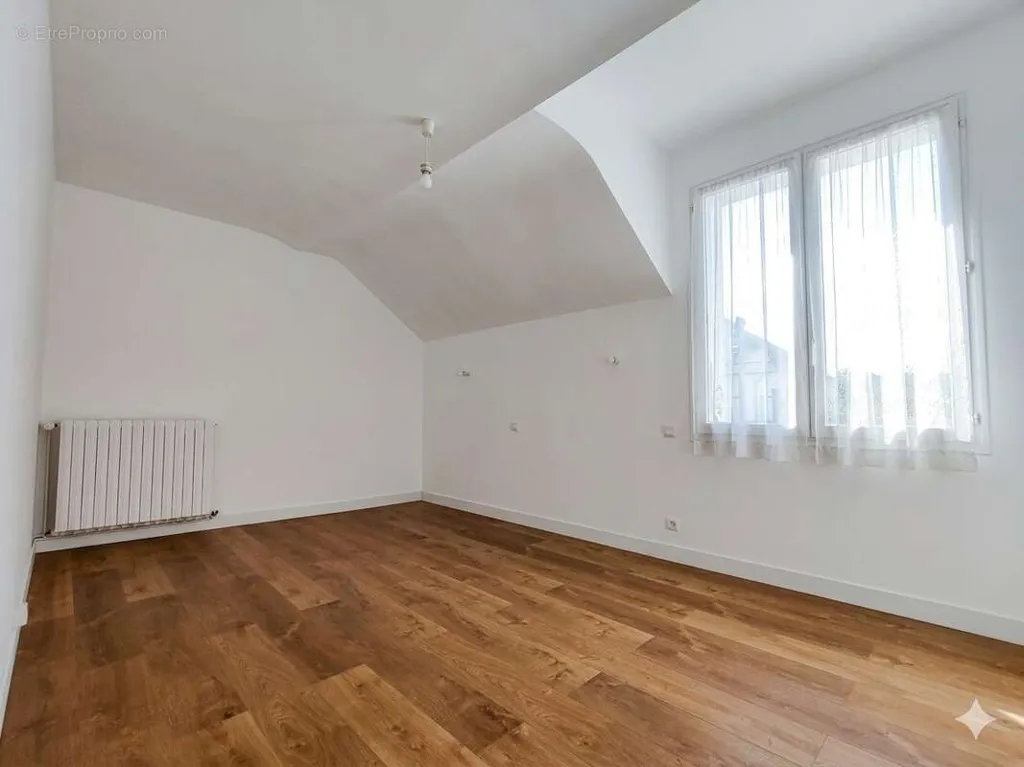 Rooms - House with Independent Flat near Les Ponts-De-Cé