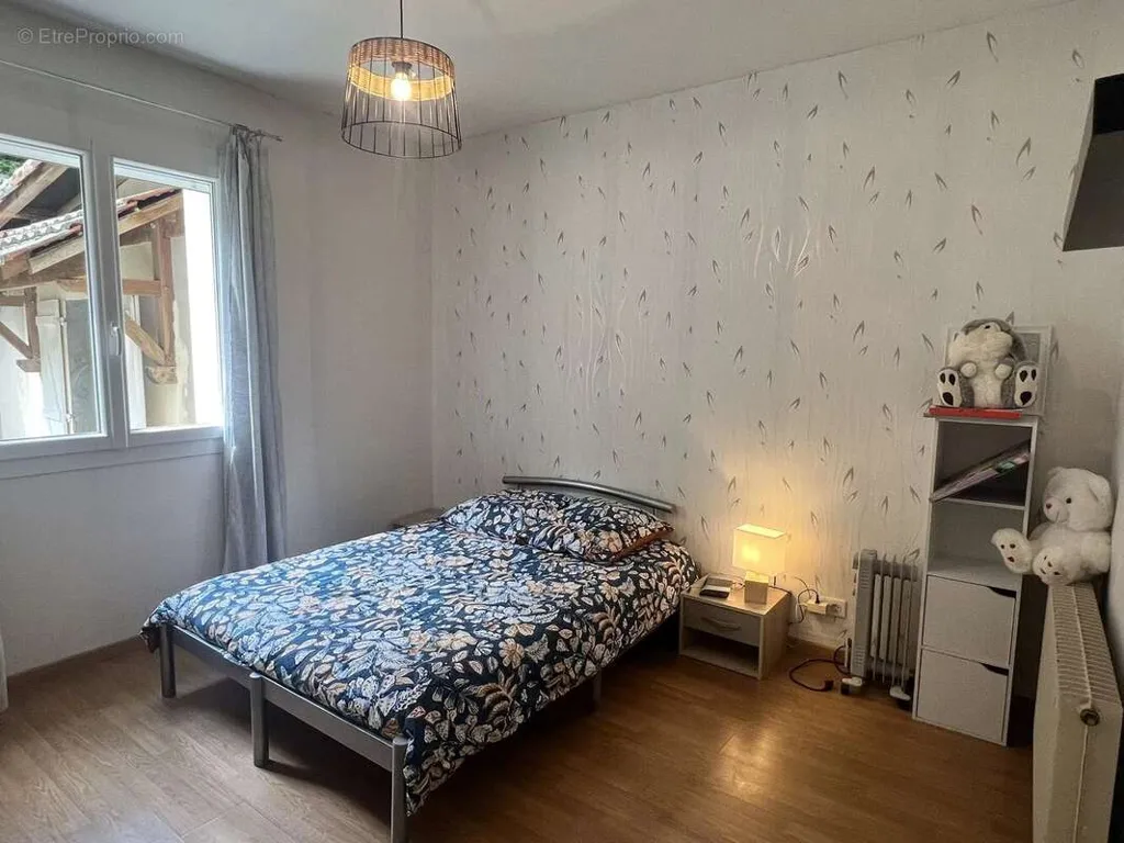 Chambres - Maison de Plain-Pied avec Dépendance dans un Cadre Naturel