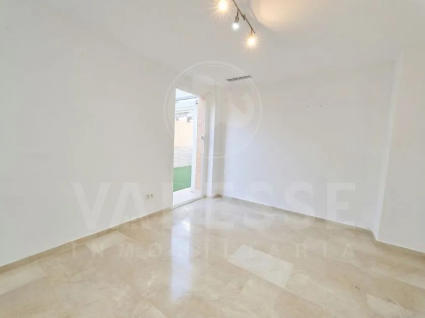 Toad - Chalet with Garden in Espartinas, Seville
