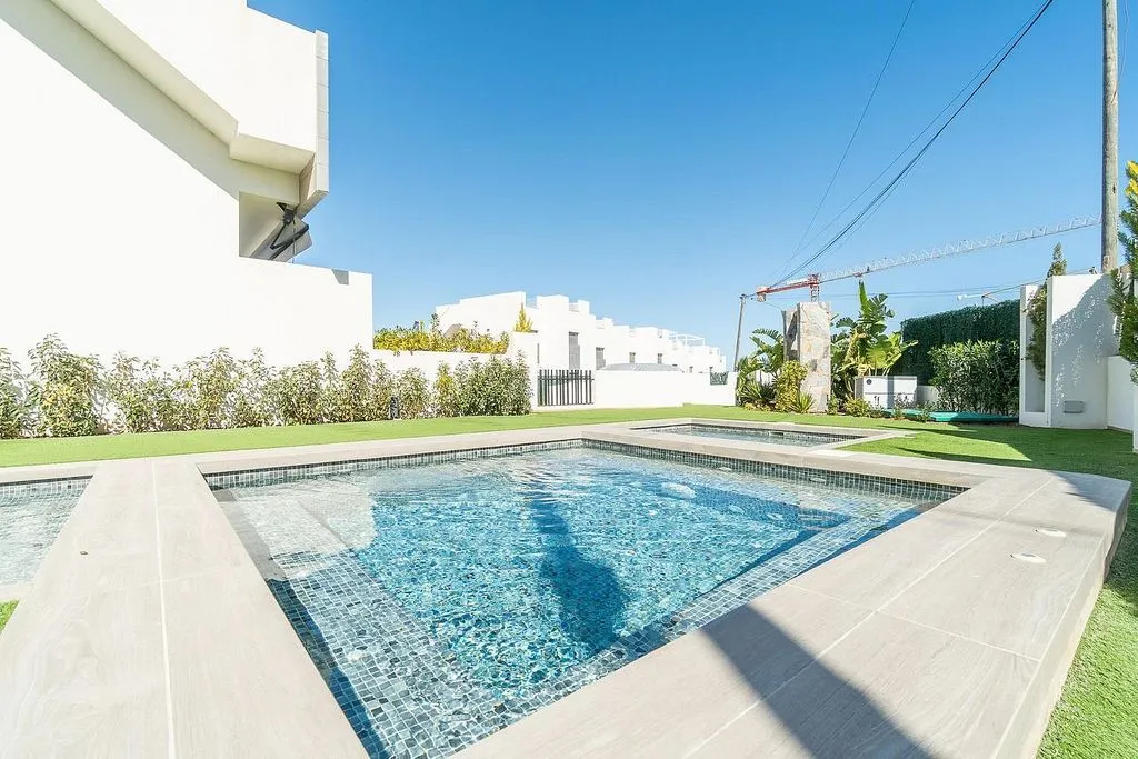 Piscine - Chalet with Pool and Terrace in Los Balcones