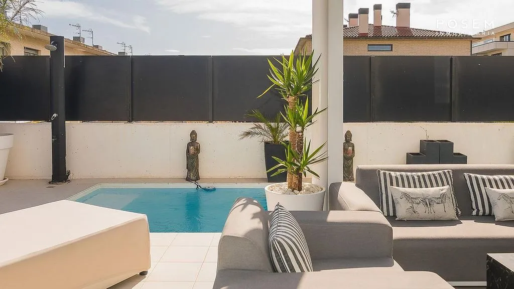 Bassein - Contemporary Chalet with Pool in Tudela