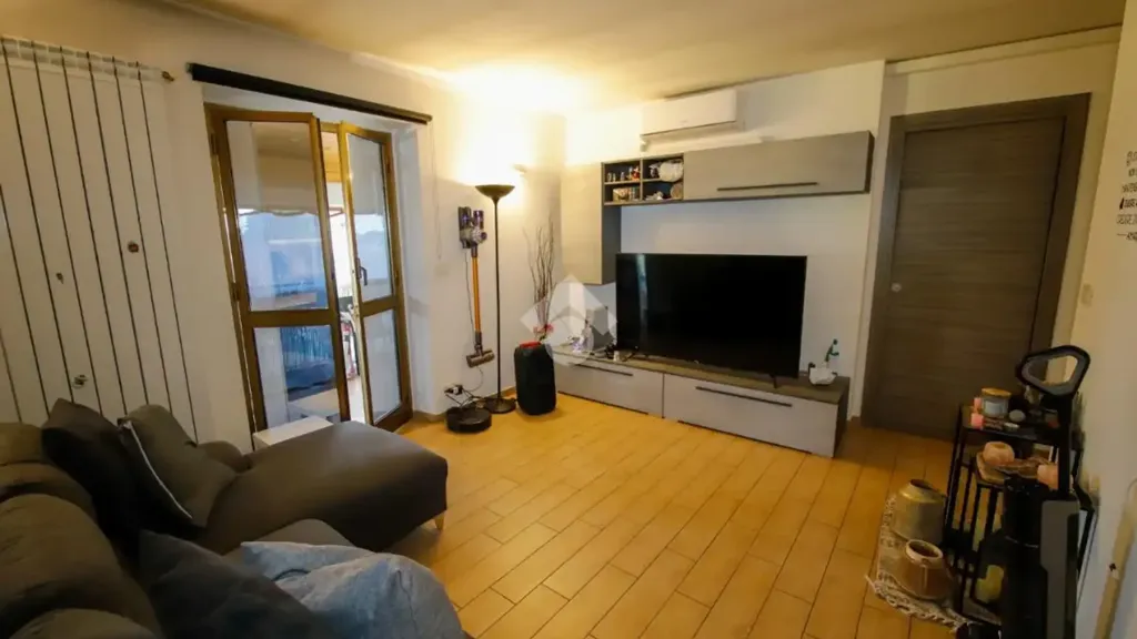 Elutuba - Semi-detached House with Garden in Bosconero