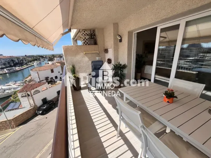 Rõdu - Reformed Apartment with Sea View in Port Grec