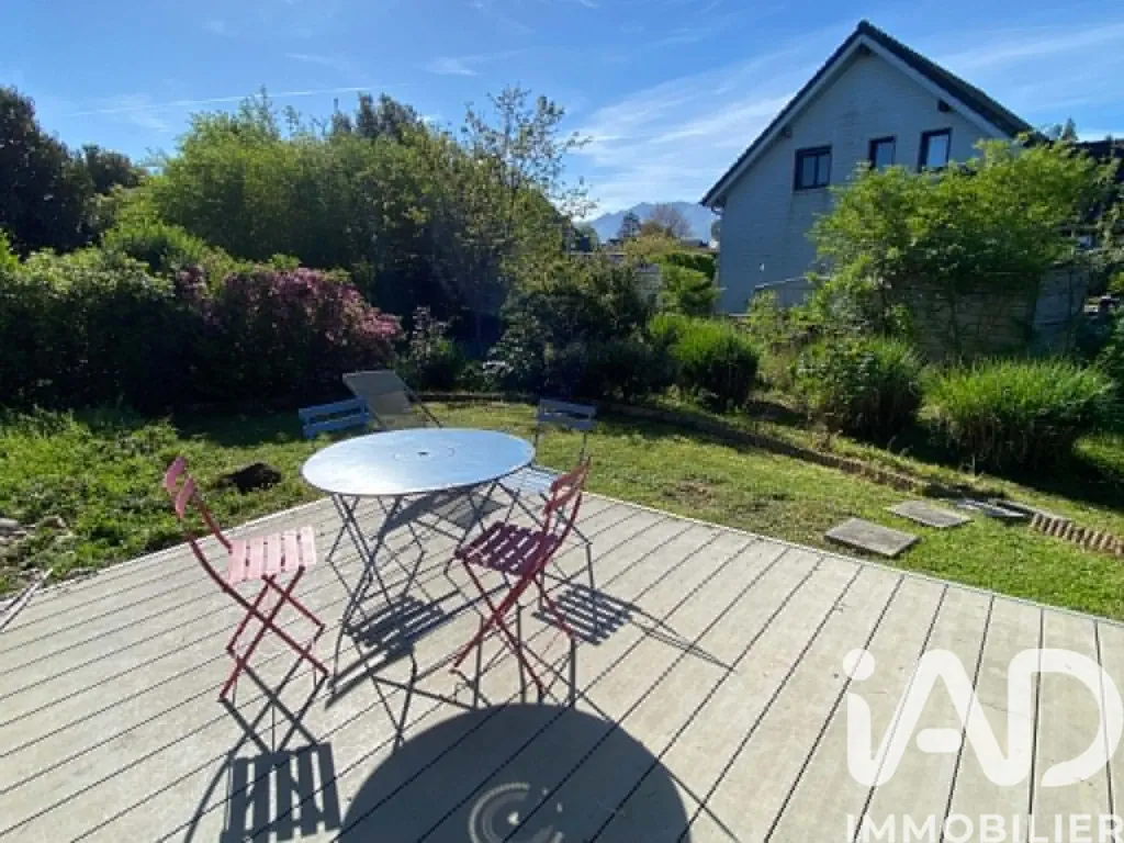 Aed - Architectural House with Solar Panels in Agnos
