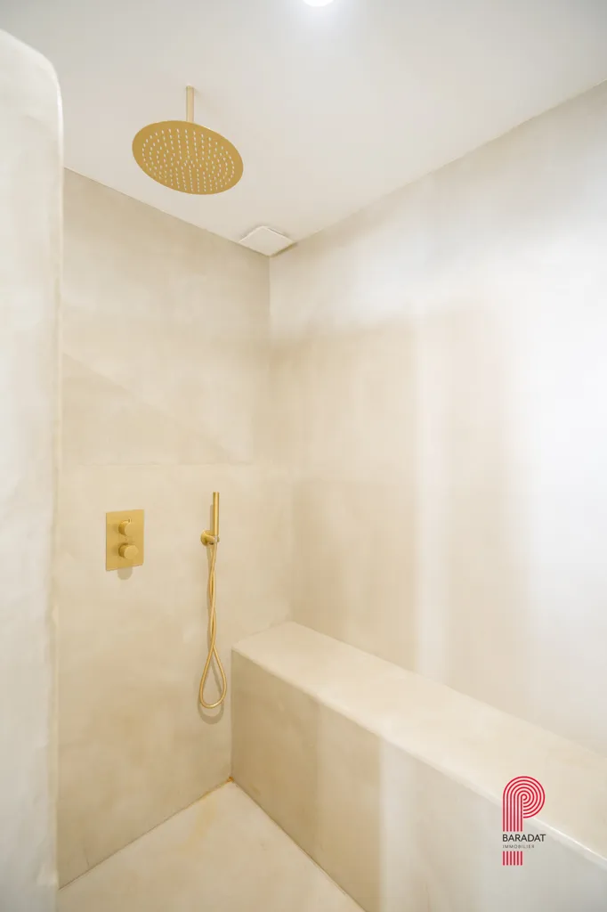 Salles de bain - Appartement Rénové avec Terrasse à Marseille