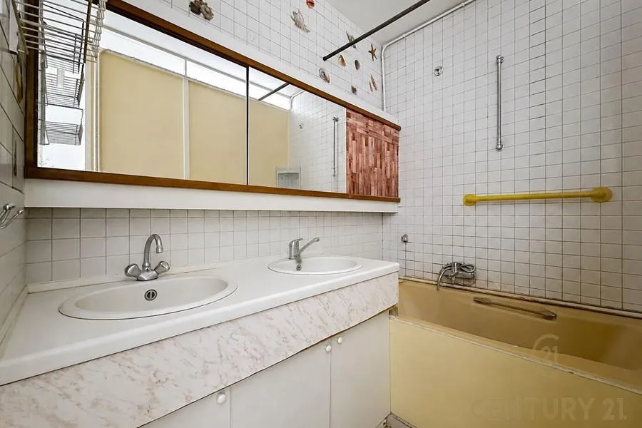 Vannitoad - Bright 3-Bedroom Apartment in Schaerbeek