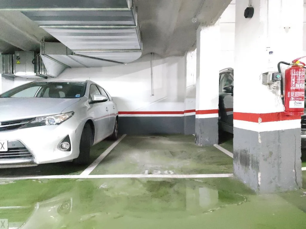 Garage - Luxury Flat with Terrace in Sants, Barcelona