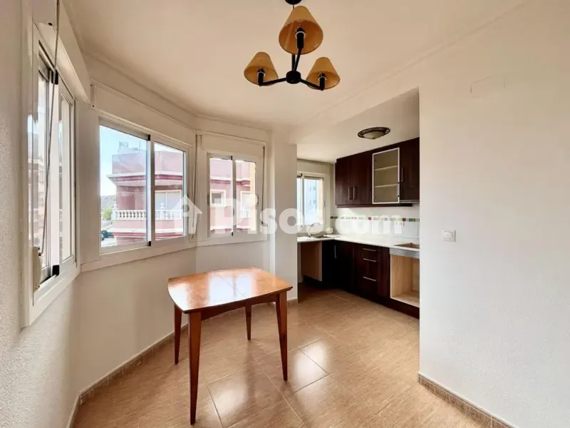 Söögituba - Semi-Detached Apartment with Sea Access in Guardamar
