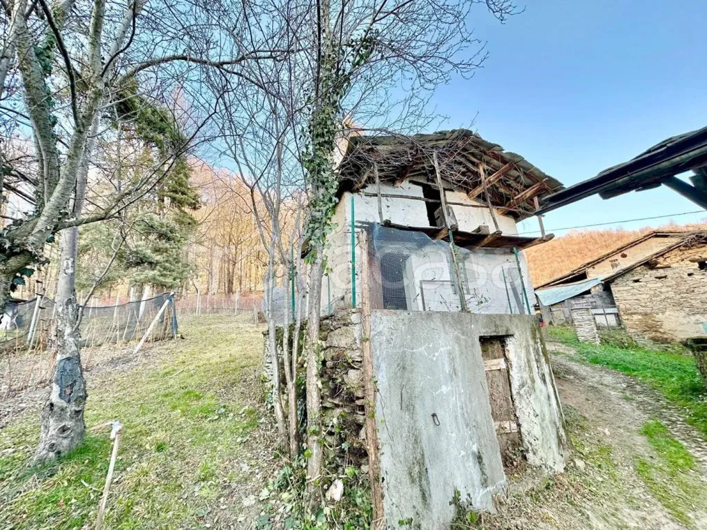 Välivaade - Traditional Mountain Cottage in Brossasco
