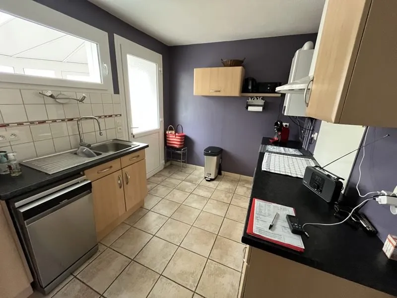 Cuisine - Maison au Calme avec Terrasse et Jardin à l'Est