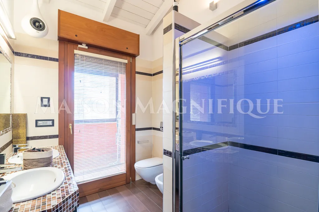 Bathrooms - Semi-detached House with Solar Panels in Argenta