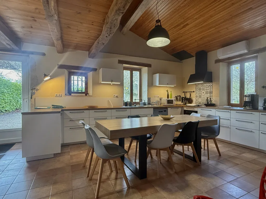 Cuisine - Domaine Éco-Responsable avec Activité Locative à Bourg-de-Visa