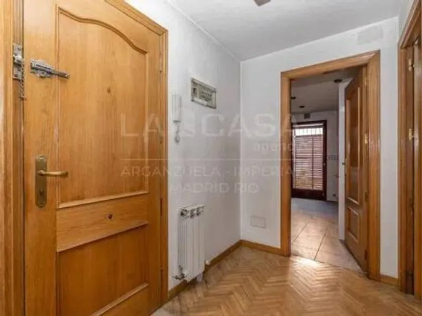 Esik - Corner Flat with Terraces in Imperial, Madrid