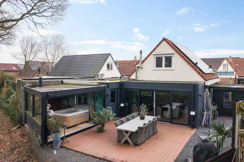 Terrasse - Maison 5 pièces à Borne