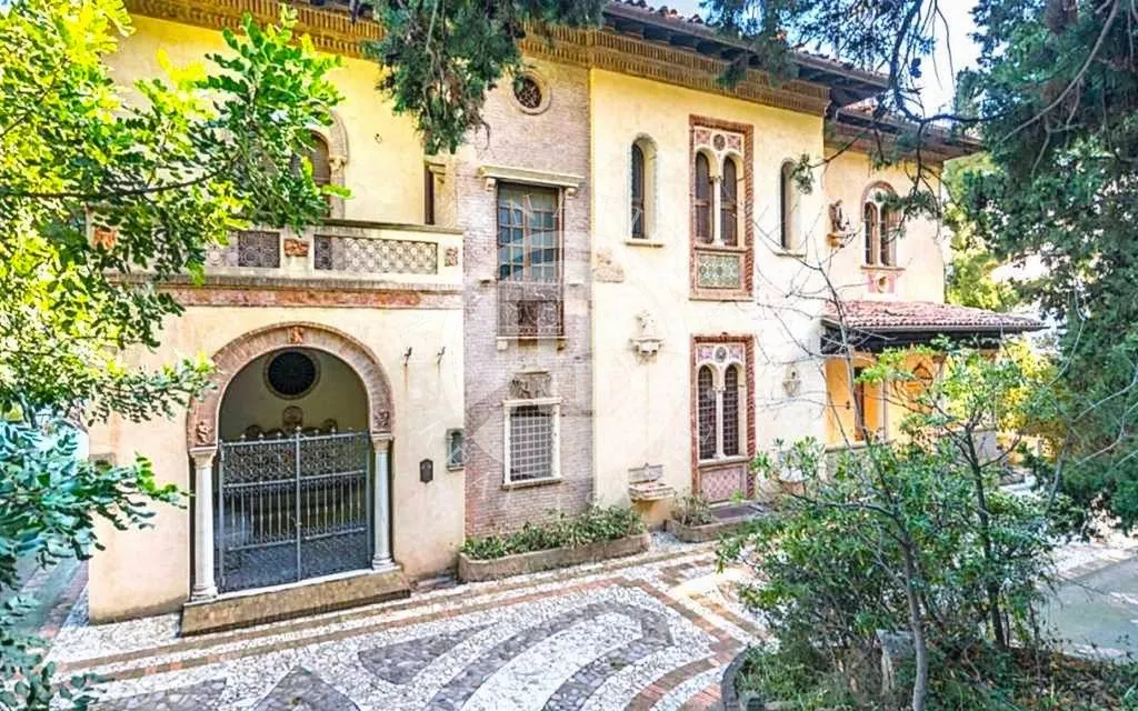 Välivaade - Historic Villa with Private Beach in Alassio