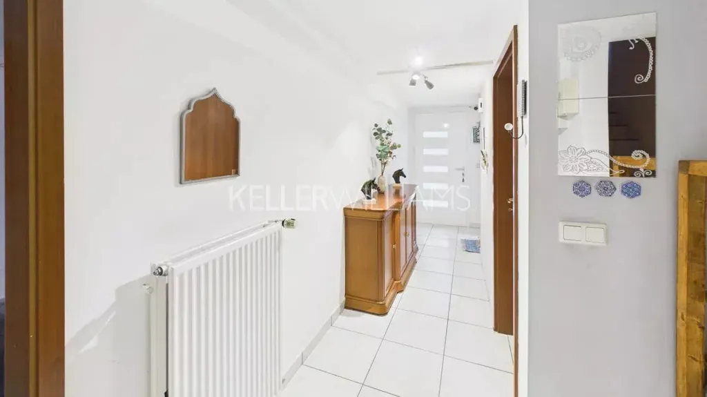 Esik - Charming House with Office in Clemency