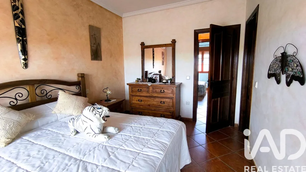 Magamistoad - Chalet with Large Garden in Colmenar de Oreja