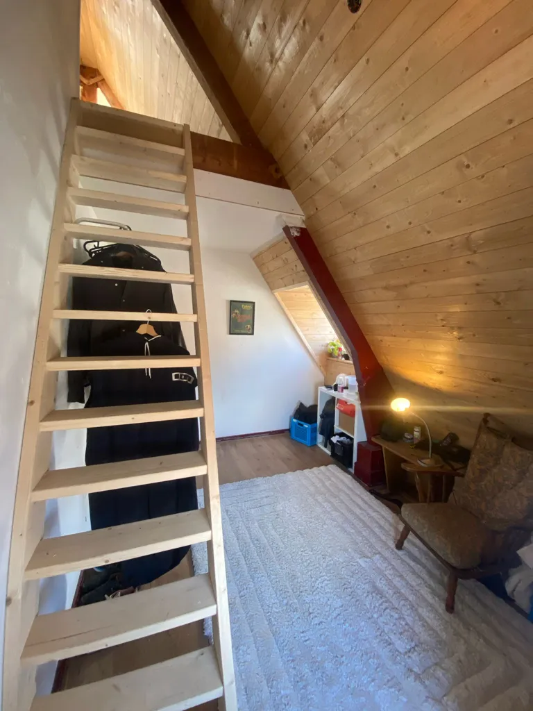 Stanze - Student Room with Split-Level Design in Delft