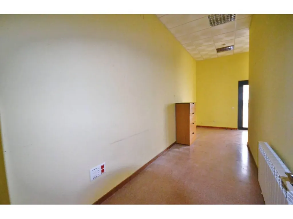Ingresso - Modern Business Premises with Accessibility in Palencia