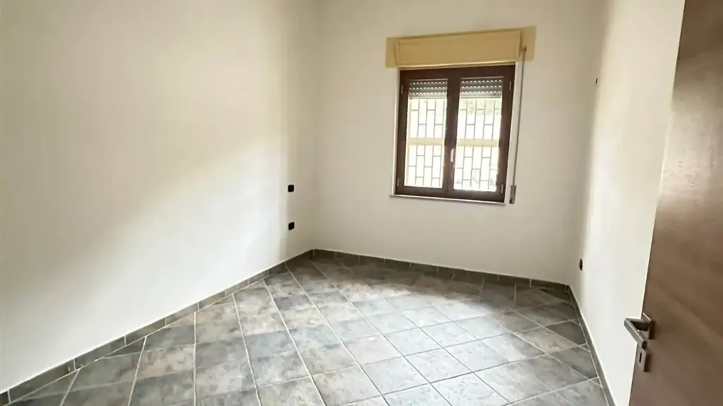 Toad - Ground Floor Apartment with Private Courtyard in Castel Volturno