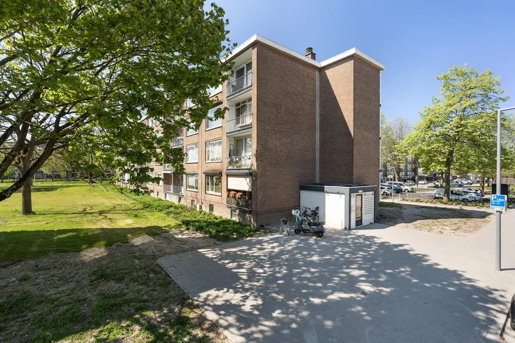 Välivaade - Galerij Flat with Garden in Rotterdam
